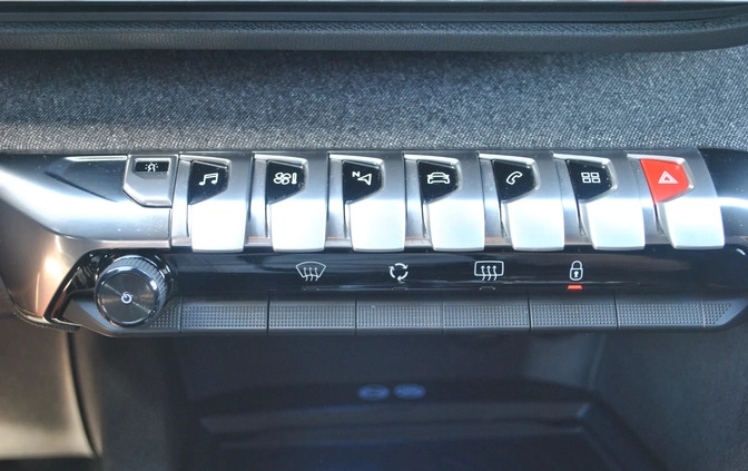 Peugeot 3008 cena 72900 przebieg: 140758, rok produkcji 2016 z Raciąż małe 379